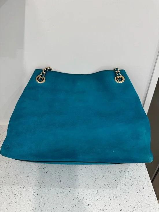 Gucci Soho  Teal Leather Shoulder Bag with Gold Chain Strap - Picture 2 of 11